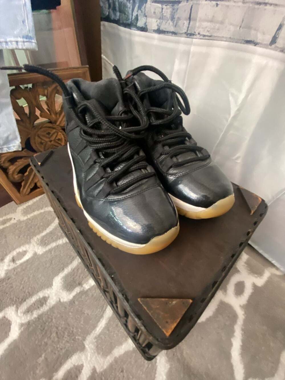 Mens Size 12 - Nike Air Jordan 11 Retro 72-10 Black Red White